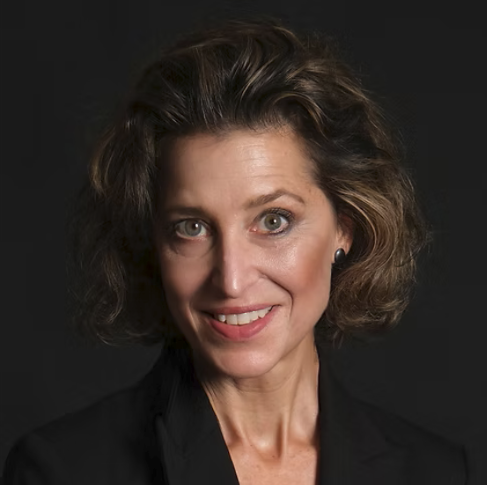 The image shows a headshot of Fiona Passantino.